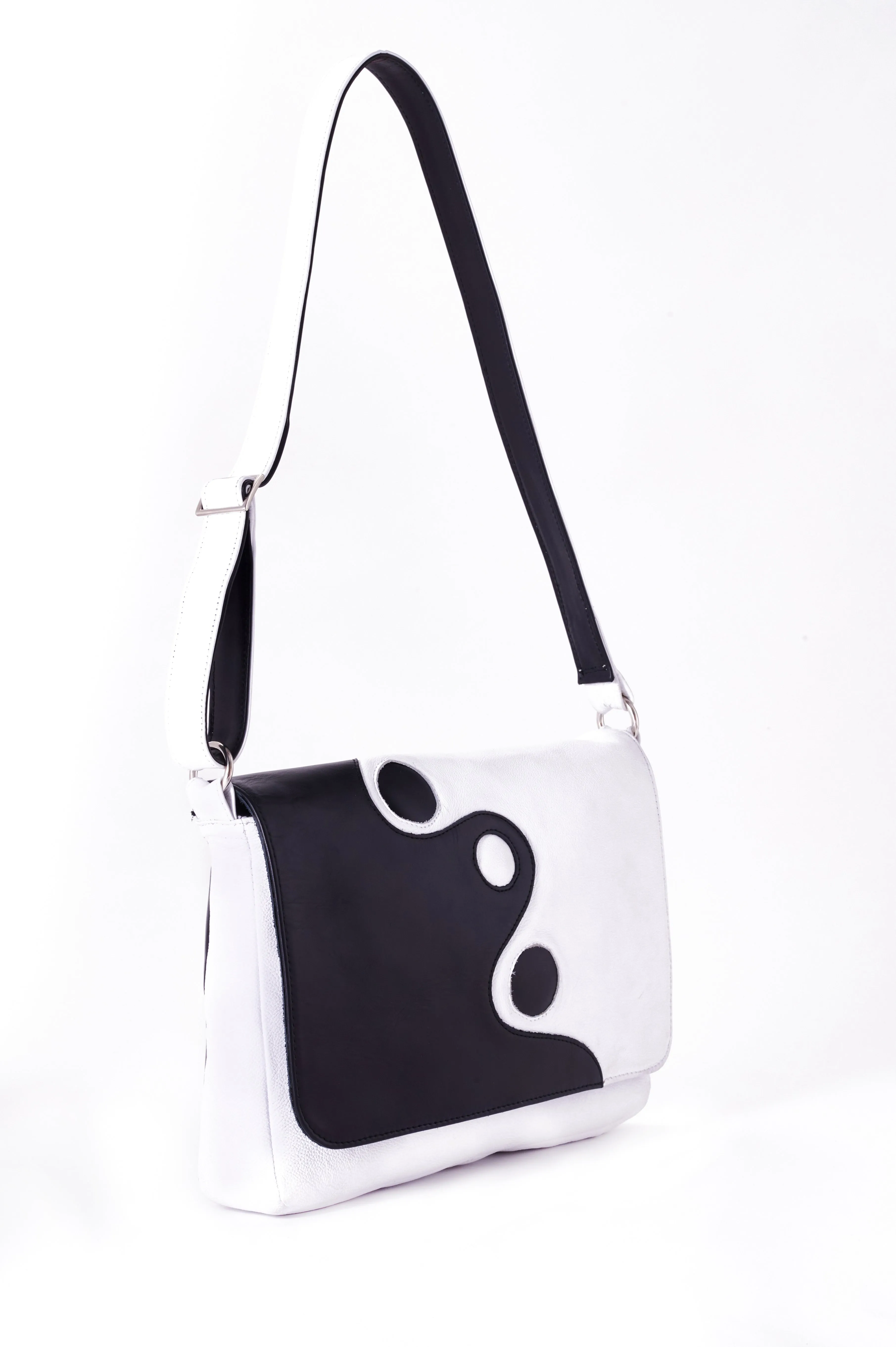 ELARA WHITE BULLETPROOF PURSE