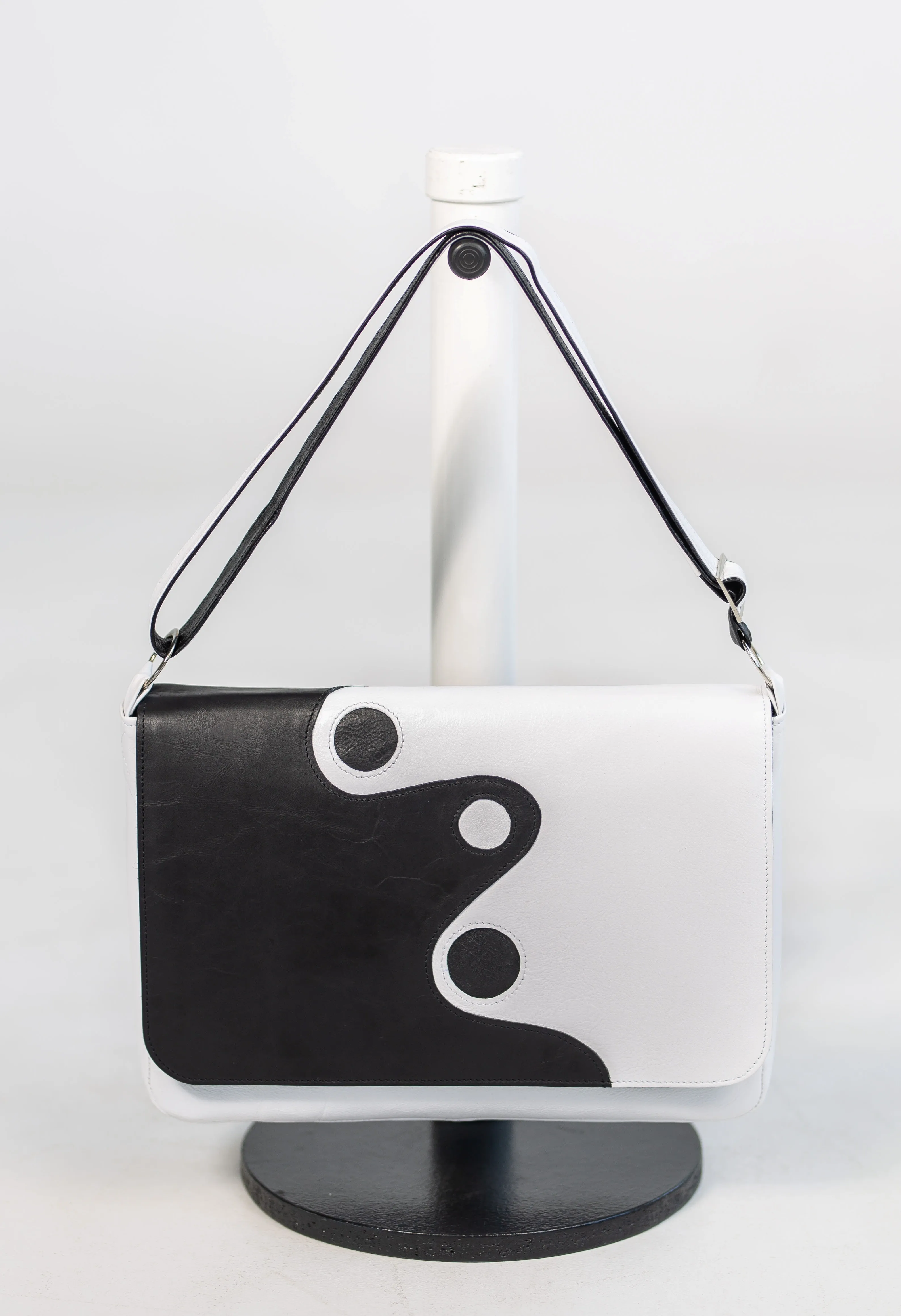 ELARA WHITE BULLETPROOF PURSE